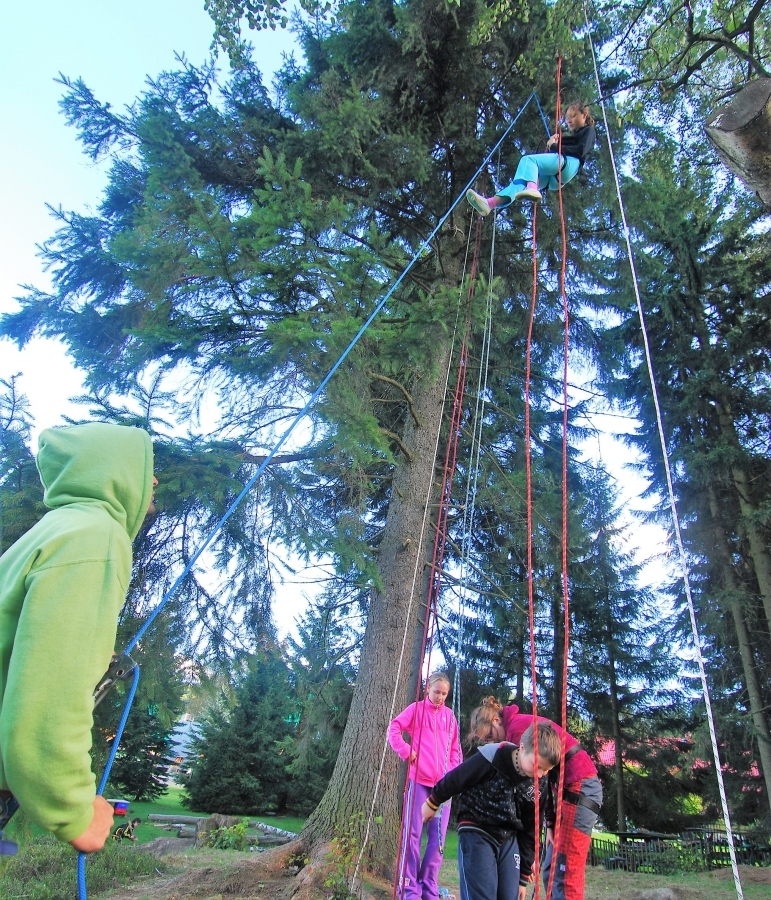 Foto k článku Prusíkování - jumarování, výstup po laně