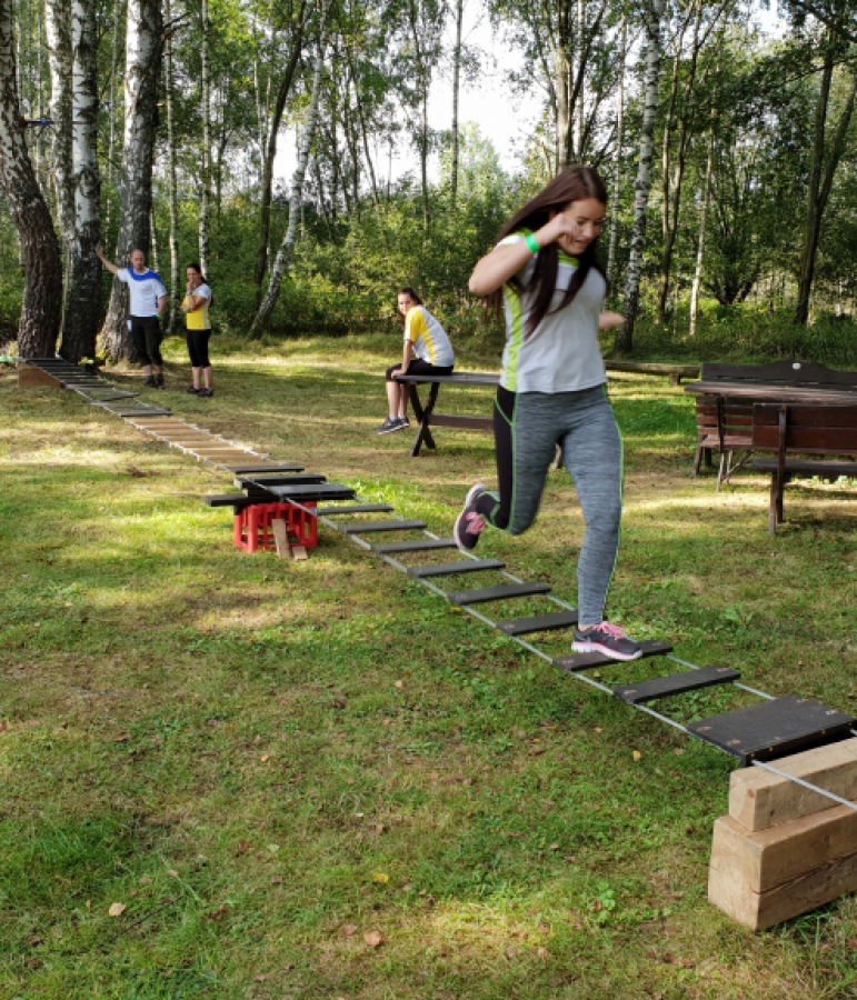 Foto k článku Segment - Pochozí lávka (lanový park)